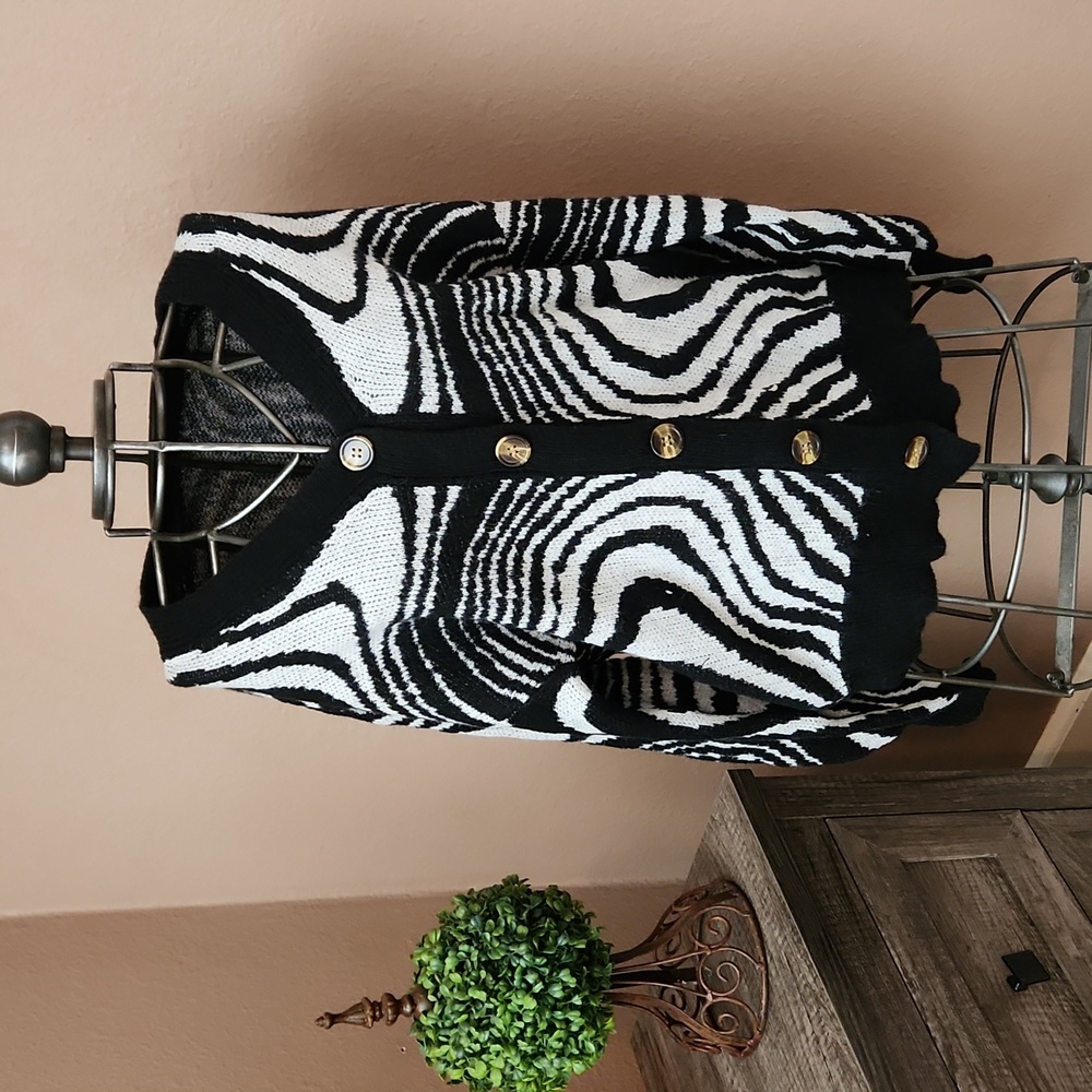 ⚡Small new without tags zebra button down Cardigan black & white oversized thick